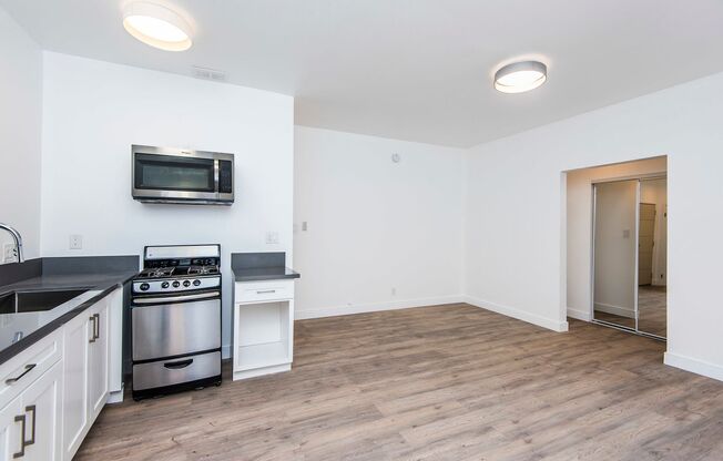 1439 N. Curson Avenue