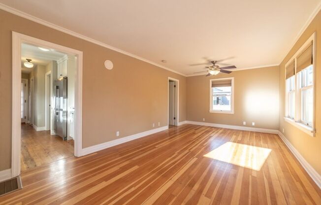Beautiful Gem in the heart of Downtown! 2 Bedroom, 1 Bath and Bonus Area