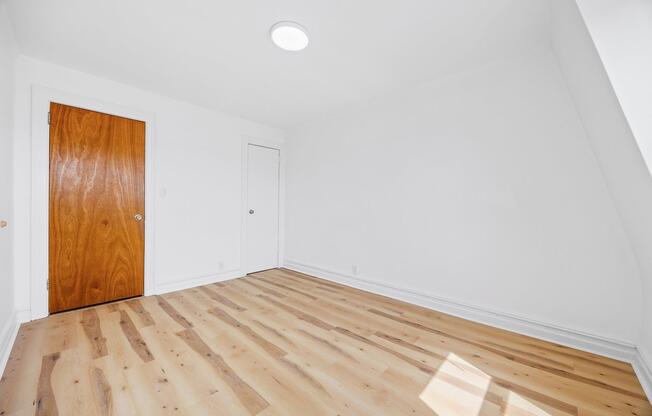 3228 47 ST