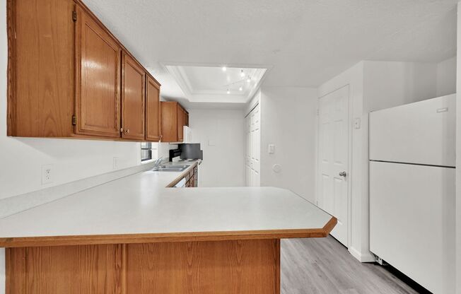 2 beds, 1 bath, 900 sqft, $1,200, Unit P-2