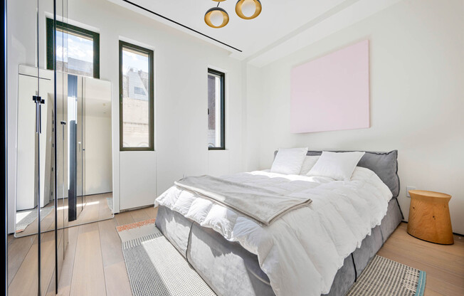 455 W 19 ST