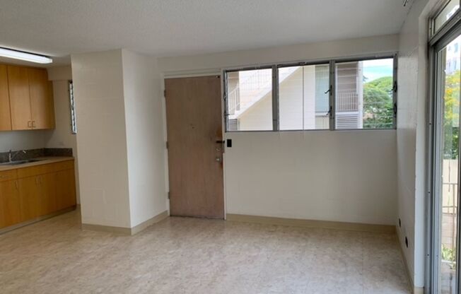 2 beds, 1 bath, $1,600, Unit #20