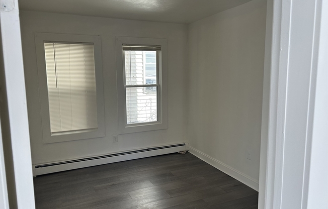 3 beds, 1 bath, $2,300, Unit 1