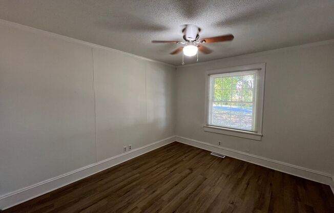 3 beds, 1 bath, $1,595