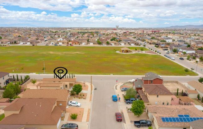 East El Paso 3 bed Refrig A/C next to Park!