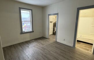 2 Bed/ 1 Bath Apartment!