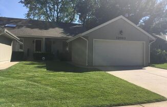 Updated Townhome in Willow Wood Near 120th & Blondo!