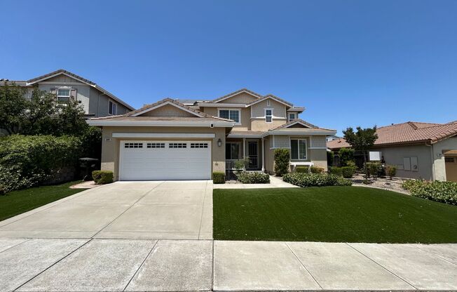 Spacious 5-Bedroom Home with SOLAR