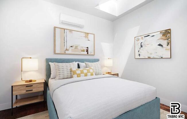 3 beds, 1 bath, $4,999, Unit 1F