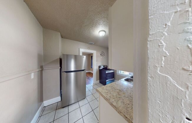 2 beds, 1 bath, $1,100