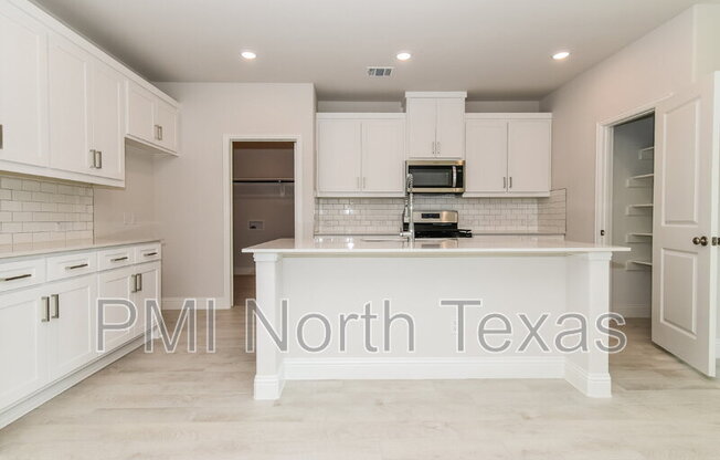 3104 CORDELIA DR
