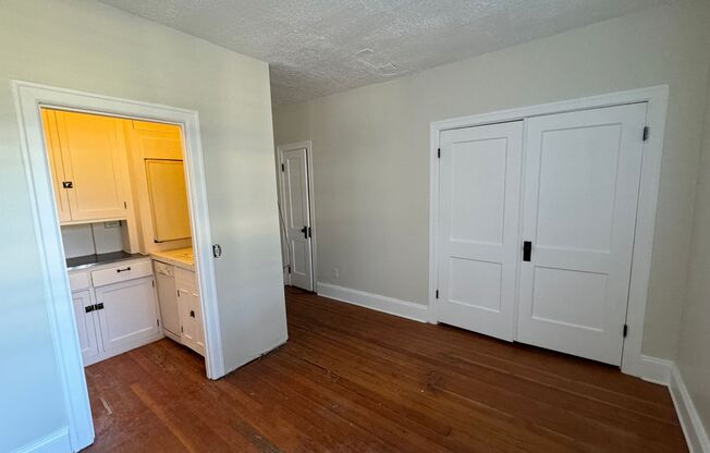 Studio, 1 bath, $995