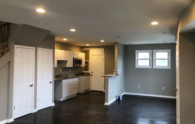 3 Bedroom 2 Bathroom recently renovated townhouse in Baltimore
