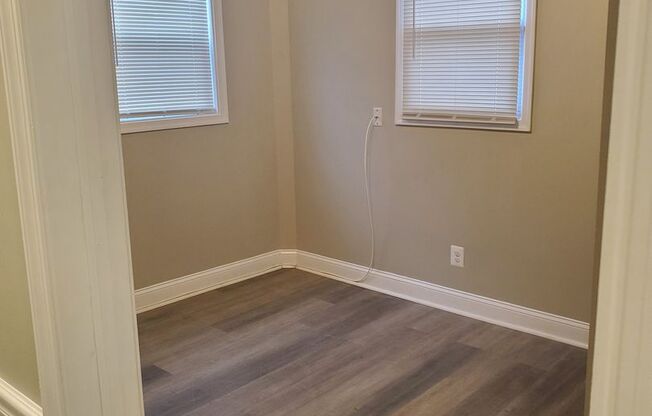 17 West Talbott Street $550 Available Room (Shared Bath)