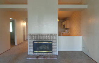 3 beds, 2 baths, 1,230 sqft, $1,950, Unit 1394