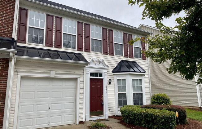 Very Nice 3 bed/2.5 bath Townhouse in Harrisburg Town Center community Garage/1st floor master/gas fireplace/back porch