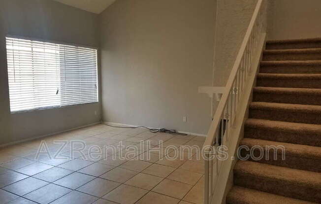 609 E MESQUITE Circle