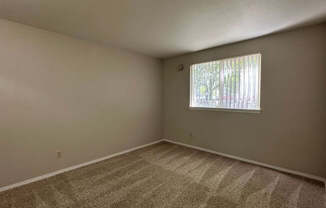 2 beds, 1 bath, 840 sqft, $1,295, Unit 01