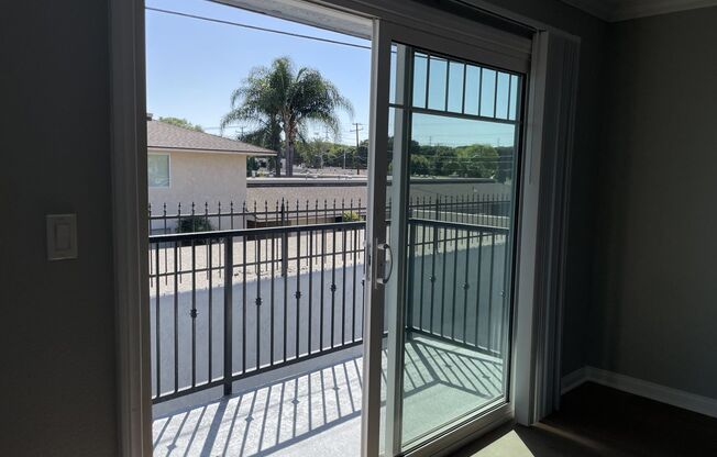 2 beds, 2 baths, 912 sqft, $2,950, Unit 0105