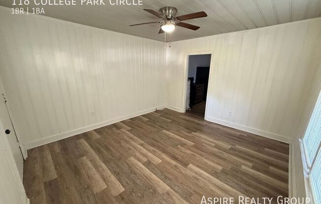 118 COLLEGE PARK CIR