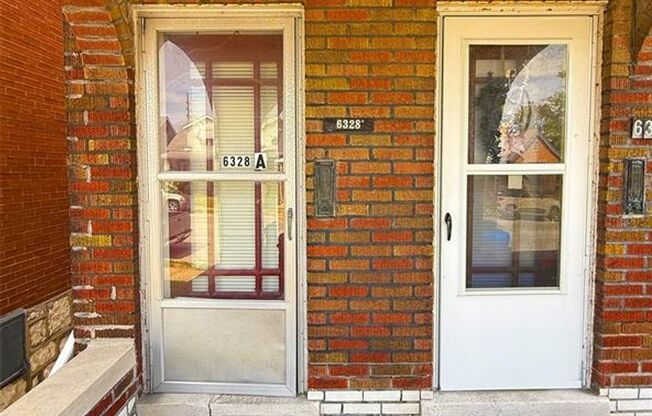 2 beds, 1 bath, 888 sqft, $1,275, Unit Arsenal Street-6328