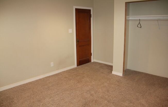 2 beds, 1 bath, 1,171 sqft, $1,475, Unit B