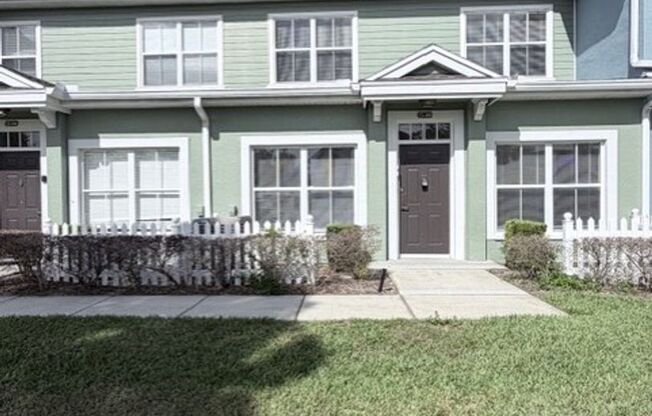 3 bed 2 bath Townhome in Resort Style Community Near The Loop