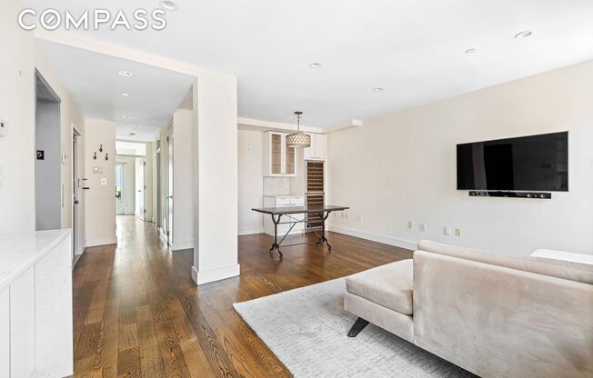 176 MULBERRY ST