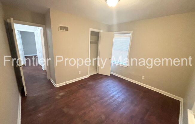 2 beds, 1 bath, $995