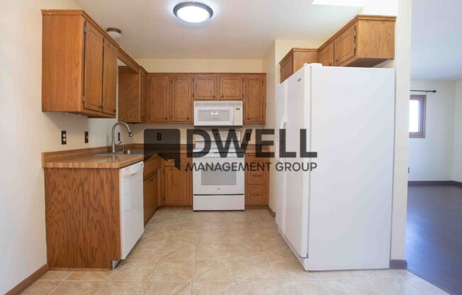 Spacious 4 Bedroom Home in NW Rochester!