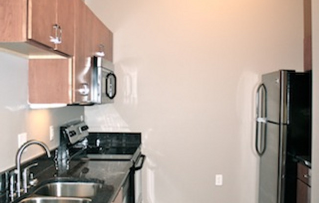 2 beds, 1 bath, 824 sqft, $1,399, Unit 2C