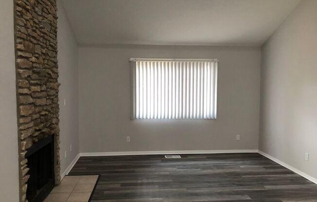 3 beds, 2 baths, 1,300 sqft, $1,749, Unit 5924