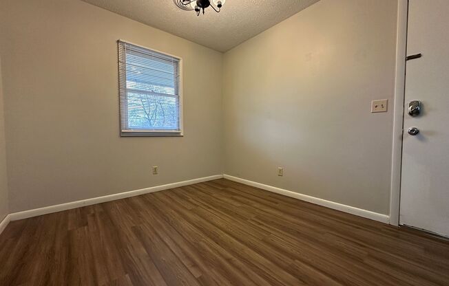 2 beds, 1 bath, $1,099, Unit 3