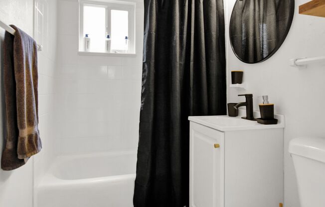 1 bed, 1 bath, $999, Unit 1803 S Cascade Ave. - Unit 21