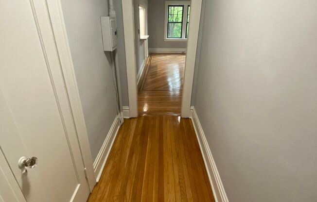 1 bed, 1 bath, 700 sqft, $2,350, Unit A05
