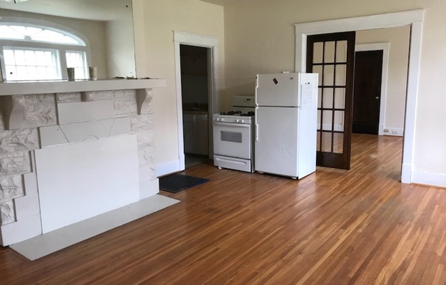 Rent includes utilities 3104a Belwood St, Nashville, TN 37203