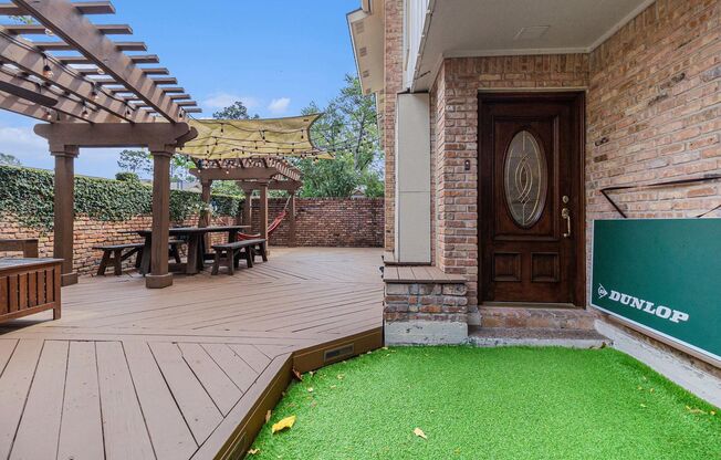 Updated 2-Bed, 2.5-Bath Patio Home Near Uptown