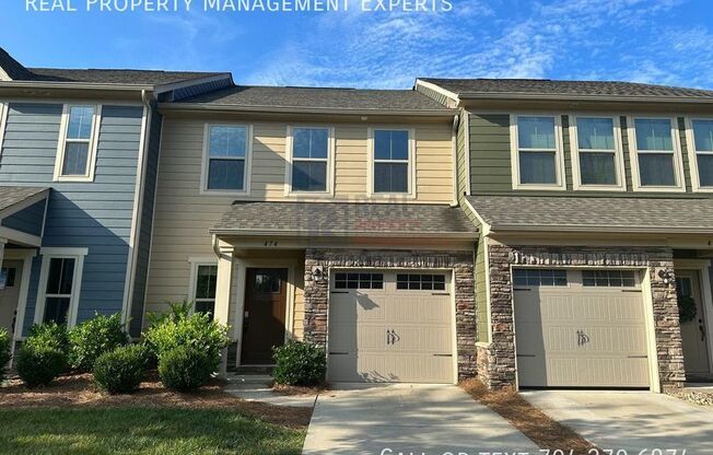 3 beds, 2.5 baths, 1,767 sqft, $1,900