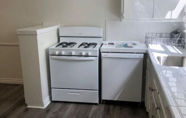 1 bed, 1 bath, 750 sqft, $1,995, Unit 44