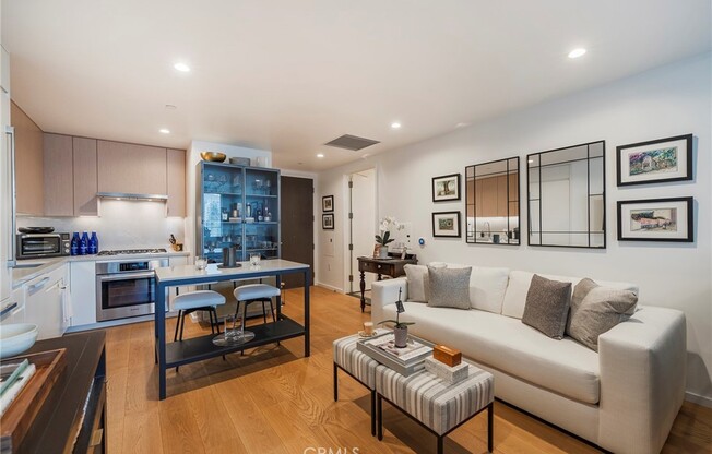Studio, 1 bath, 629 sqft, $3,500, Unit 1715