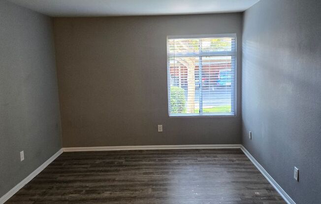 2 beds, 1 bath, $2,100, Unit UNIT 37