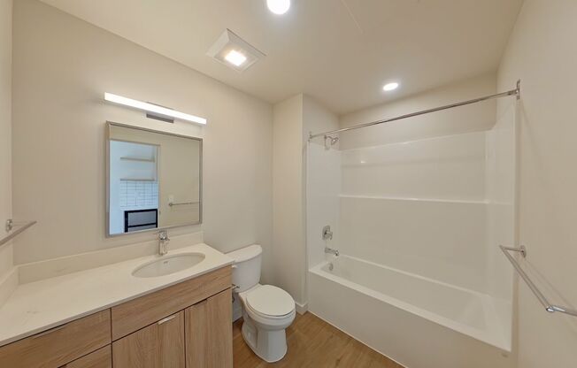 Studio, 1 bath, 314 sqft, $1,300, Unit 214