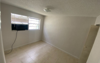 2 beds, 1 bath, $1,800, Unit 203