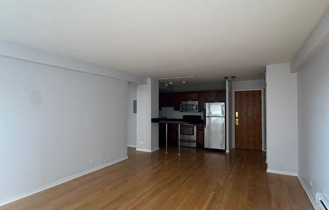 1 bed, 1 bath, 700 sqft, $1,850, Unit 418-0701