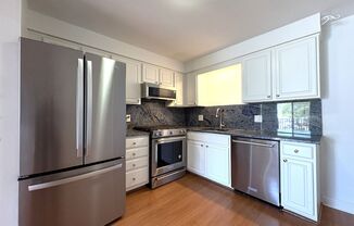 Reduced Rent +10% off 1st month's rent! Beautifully maintained 2 bedroom Condo on Andover/Lawrence border