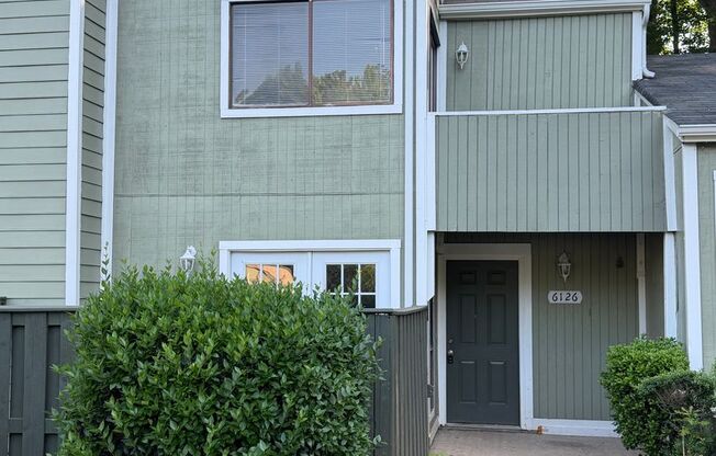 3 BR Townhouse AVAILABLE NOW!