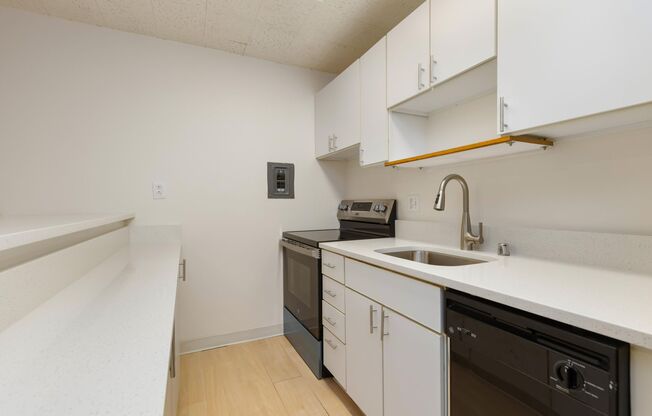 324 W. Olympic Pl.