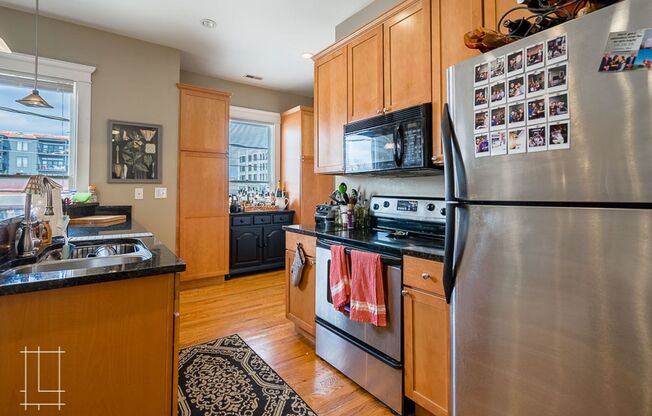 3 beds, 3 baths, $2,500, Unit 15 Price Ave Apt. 201