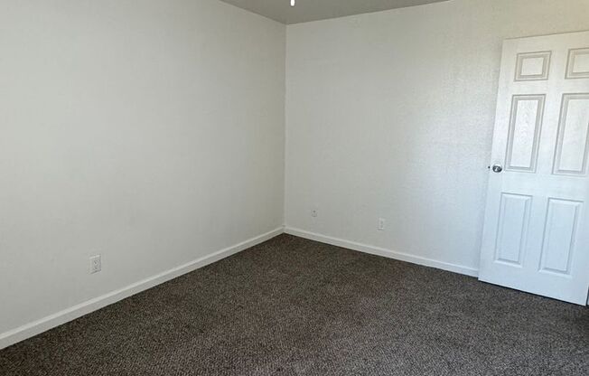 1 bed, 1 bath, 592 sqft, $1,075, Unit 184