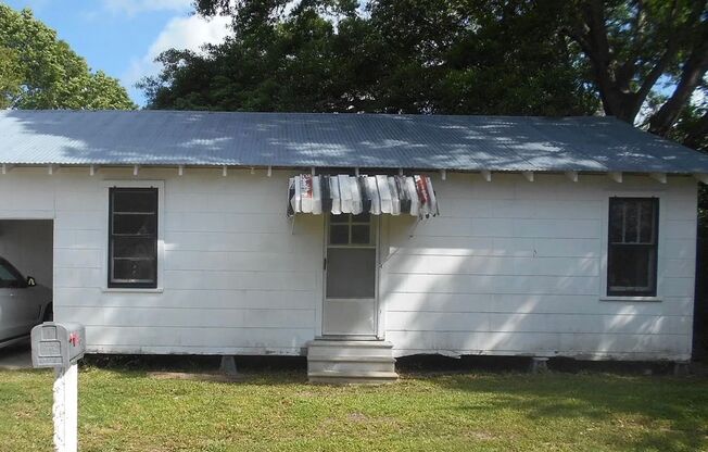 Adorable 2 Bed 1 Bath Cottage Style Home in Scott, LA